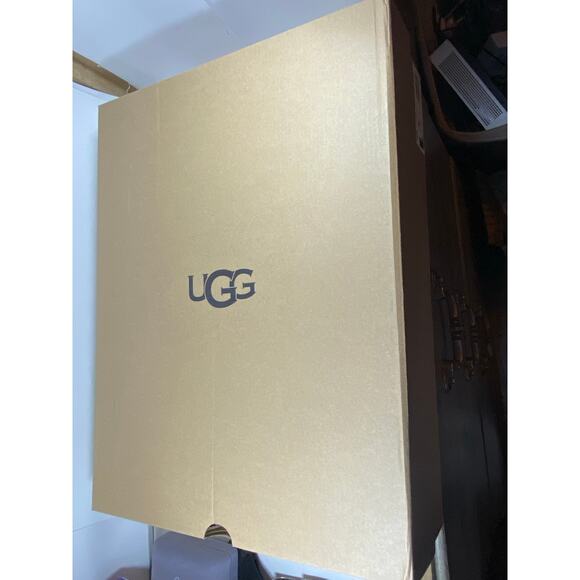 UGG Aletheia Leather Black Boots BRAND NEW Women's 9 - Picture 6 of 10